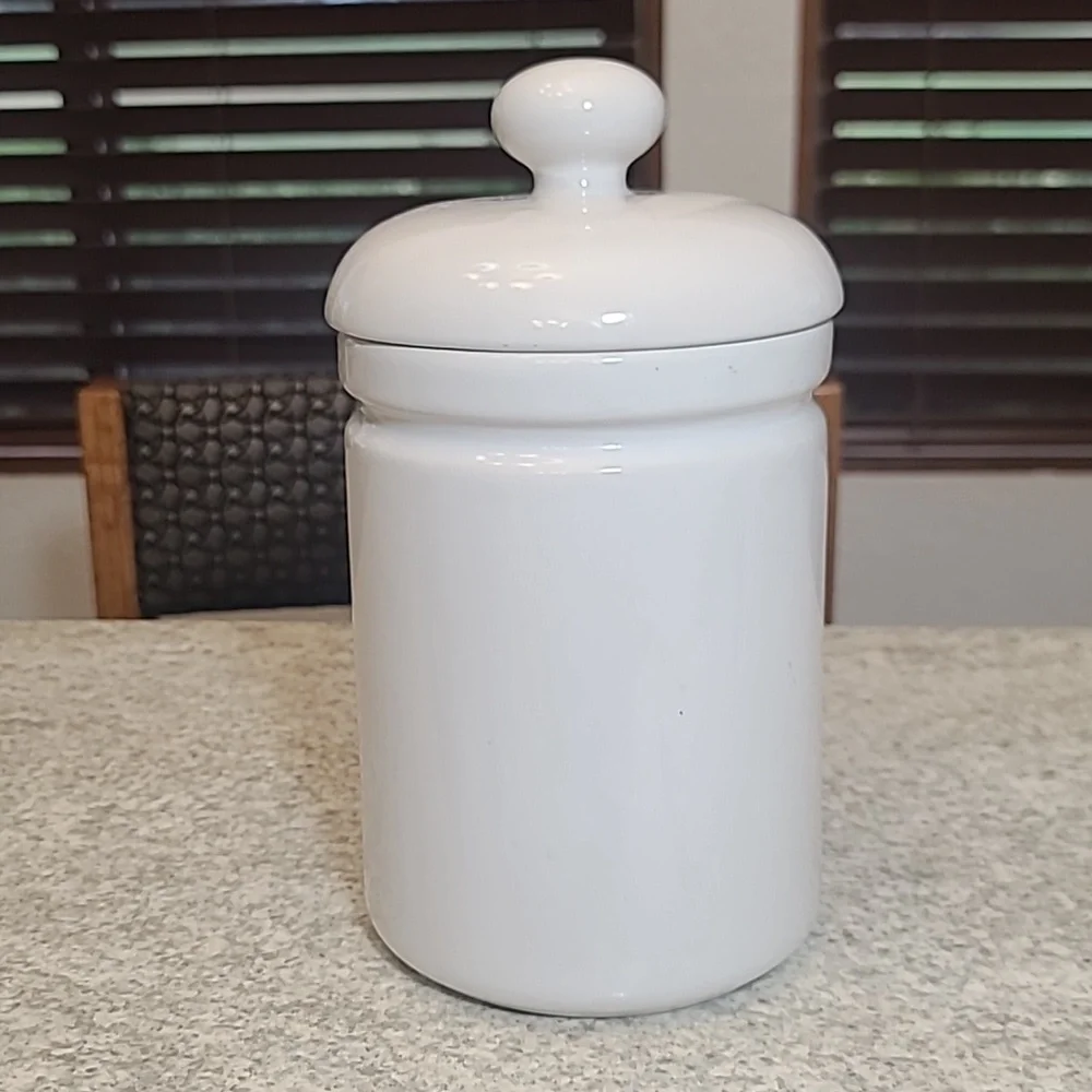 XPRES best friend originals treat canister With Punoy Slow Feed Feeder